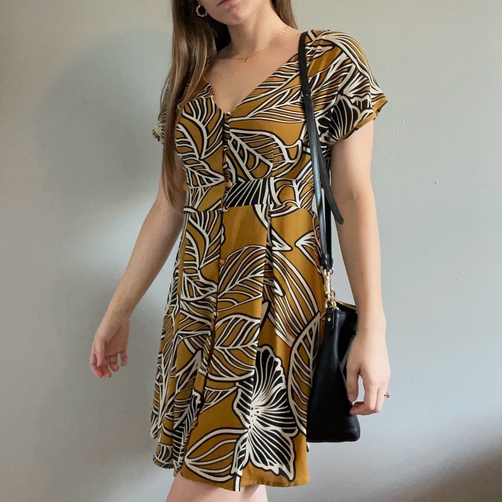 Sienna Sky yellow banana leaf button up v-neck dress. - Picture 2 of 4
